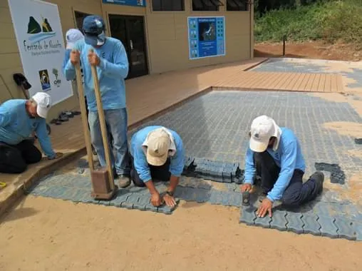 Pisos fabricados com matérias-primas renováveis contribuem para obra sustentável