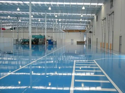 Revestimentos em epóxi garantem segurança e decoram pisos de áreas industriais