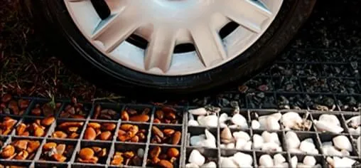 Ecoplate: Pisos permeáveis fabricados com plástico reciclado