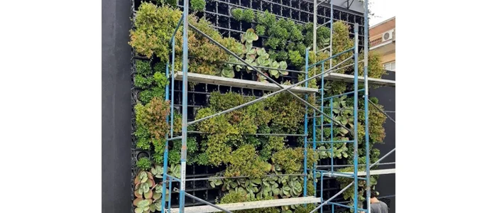 Jardim Vertical WallGreen sendo montado