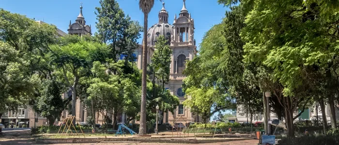 Catedral Metropolitana, no centro de Porto Alegre