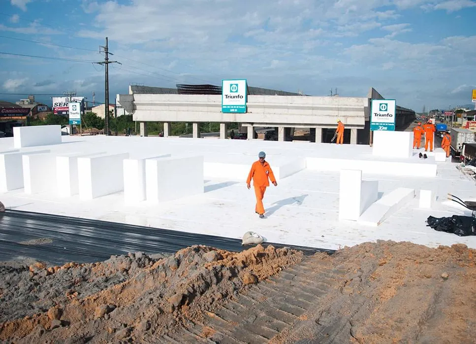 obra-de-geotecnia-com-bloco-de-eps
