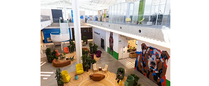 foto de fachada do campus do Google, na Califórnia