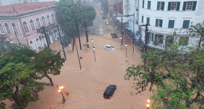 imagem aérea da enchente em petropolis