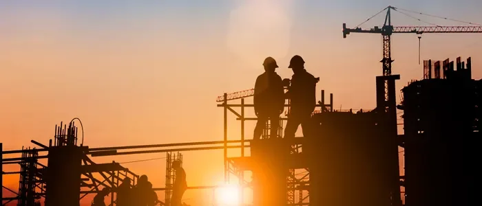 Trabalhadores no canteiro de obras